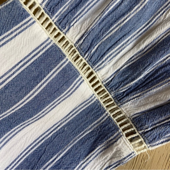 HOLLISTER Blue and White Striped Bell Sleeve Long Sleeve Top Women’s Medium - Picture 7 of 7